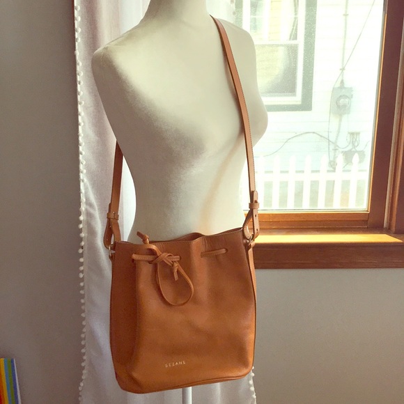 Sezane Handbags - Sezane Farrow bucket bag